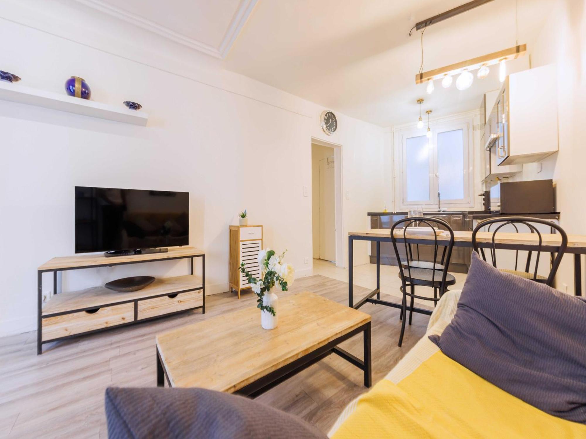 Apartment Near Republique - Mobility Lease *