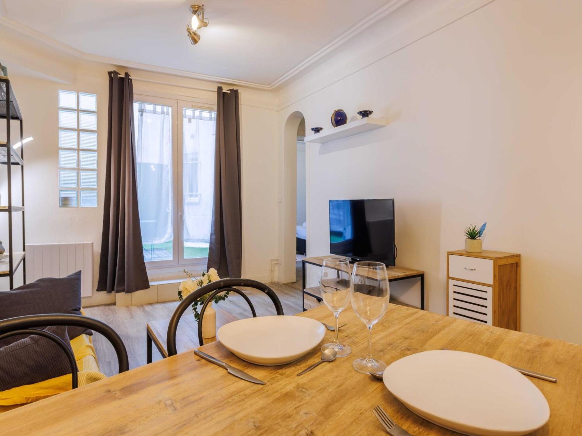 Near Republique - Mobility Lease Apartment Paris